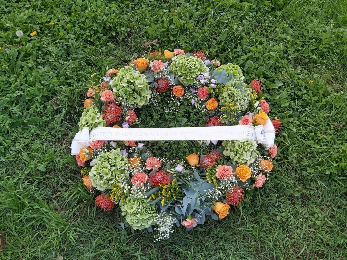 corona variada sin centro - Lekanda Floristas
